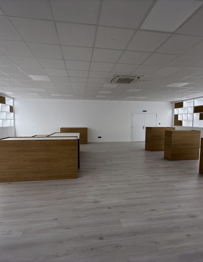 Interior del showroom de Seripafer